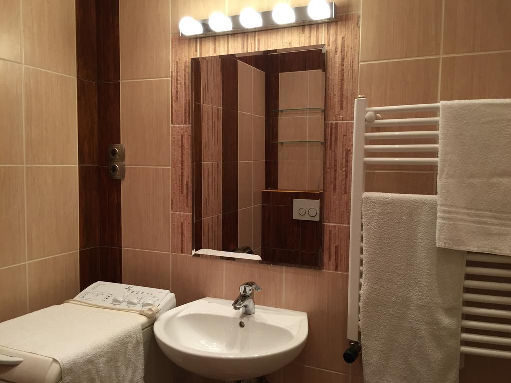 Marxim Apartments Budapeste Quarto foto